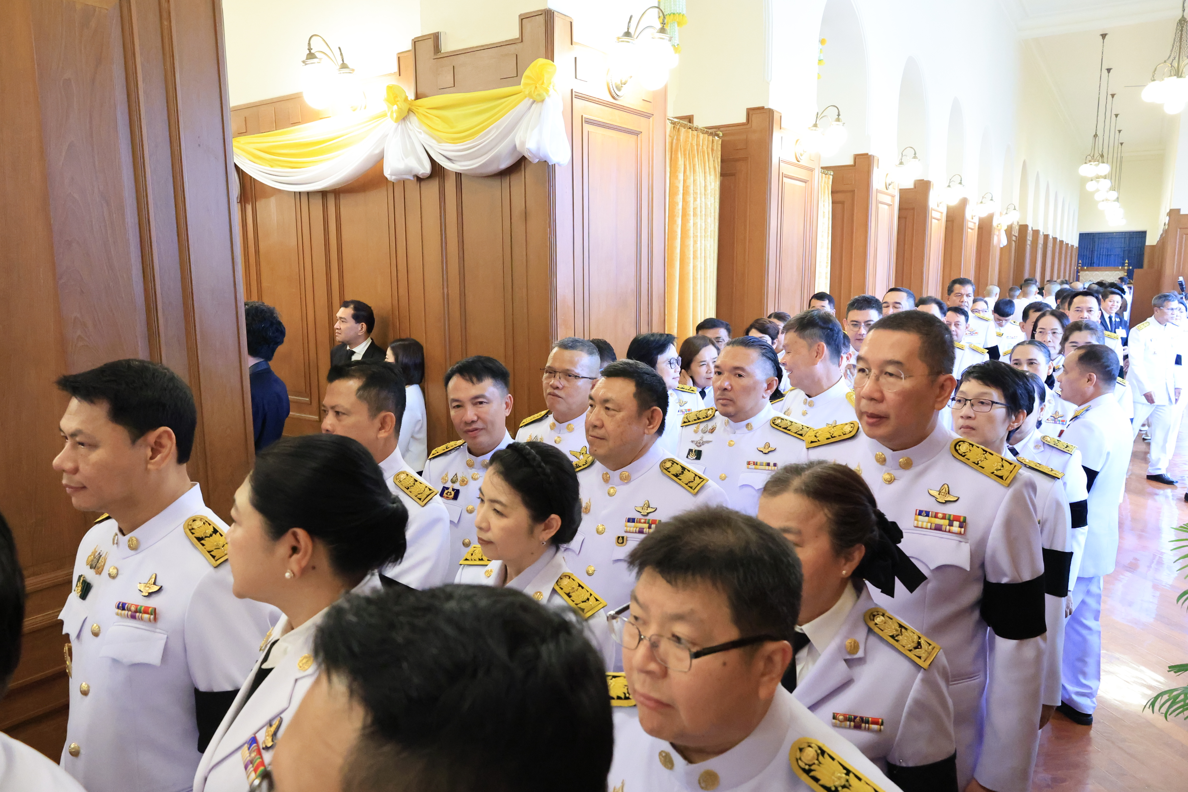 title - เลขาธิการ ส.ป.ก. ร่วมถวายแจกันดอกไม้และลงนามถวายพระพร เนื่องในโอกาสวันเฉลิมพระชนมพรรษา พระบาทสมเด็จพระปรเมนทรรามาธิบดีศรีสินทร มหาวชิราลงกรณ พระวชิรเกล้าเจ้าอยู่หัว 28 กรกฎาคม 2568